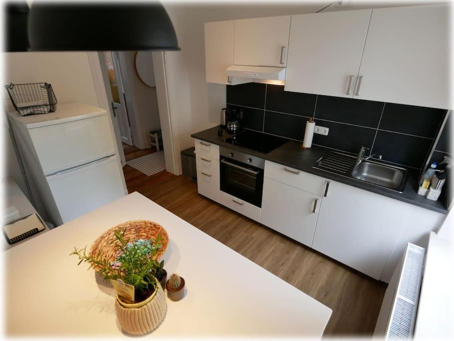 Gemuetlich - 2 Zimmer-Altbau, 24H Check-In Κίελο Εξωτερικό φωτογραφία