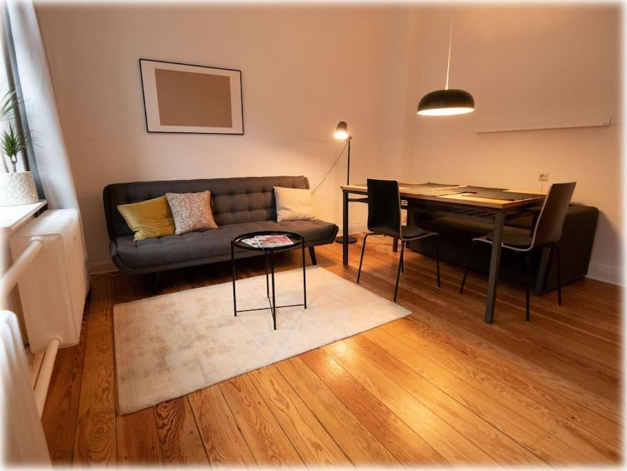 Gemuetlich - 2 Zimmer-Altbau, 24H Check-In Κίελο Εξωτερικό φωτογραφία